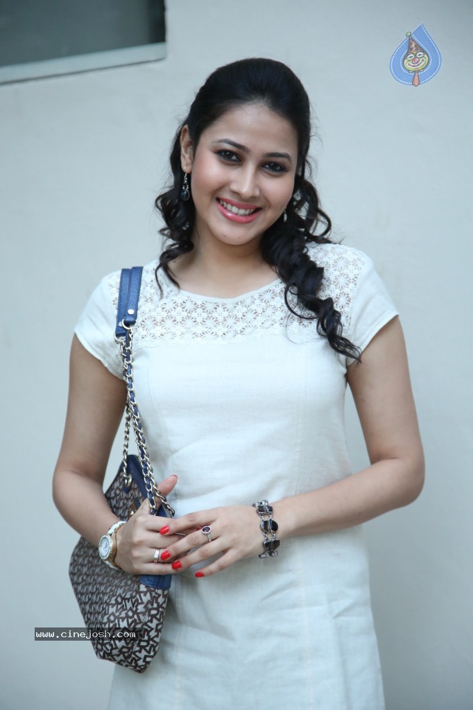 Panchi Bora Latest Pics - 61 / 68 photos