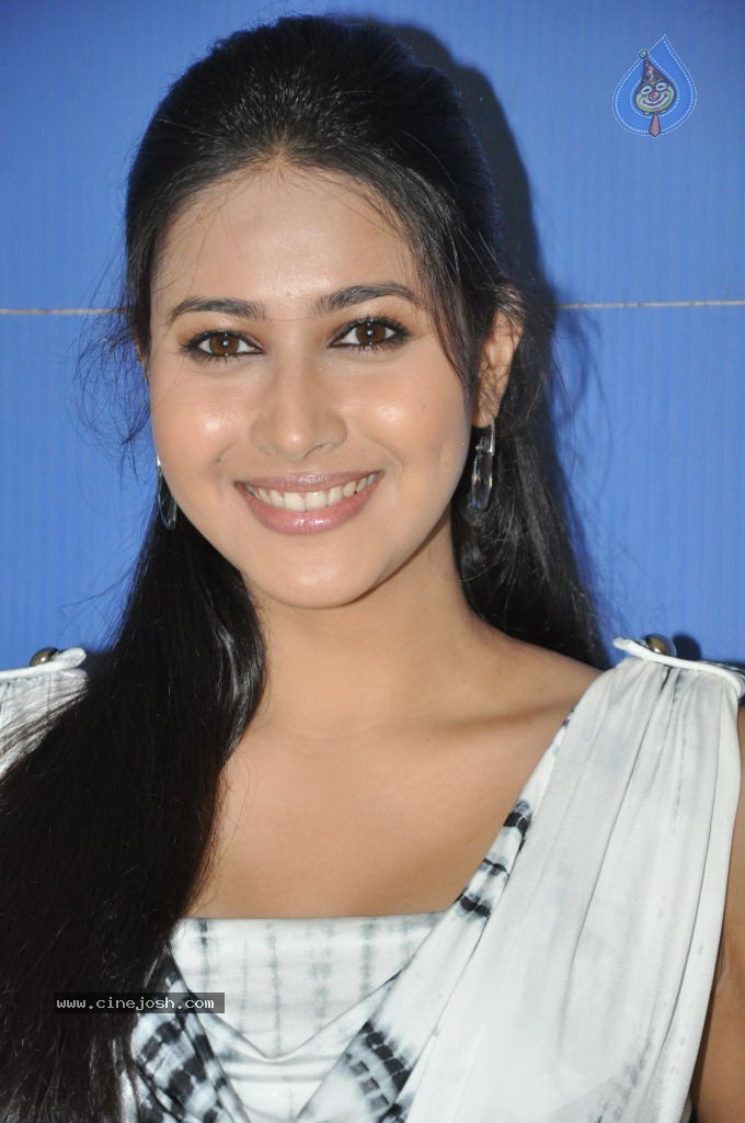 Panchi Bora Latest Stills - 2 / 35 photos