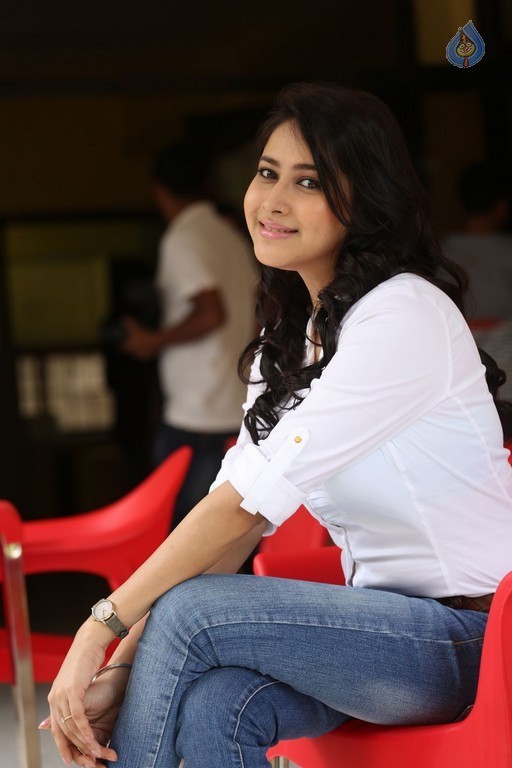 Panchi Bora New Gallery - 5 / 50 photos