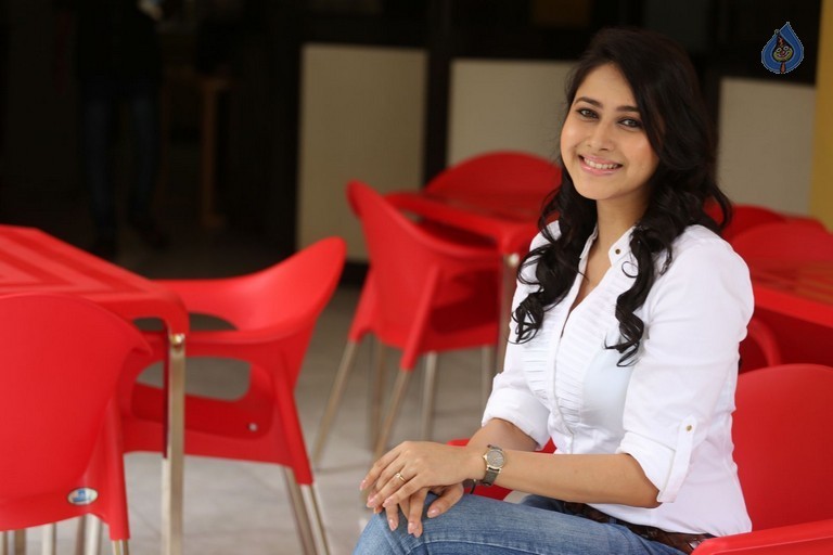 Panchi Bora New Gallery - 13 / 50 photos