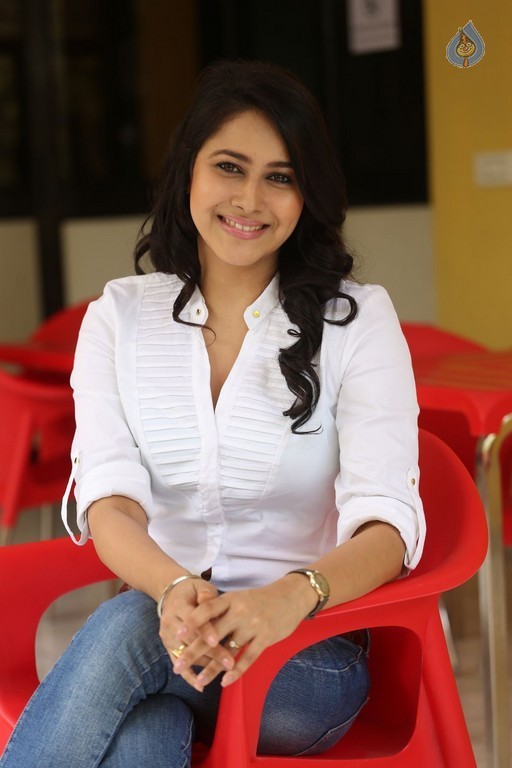 Panchi Bora New Gallery - 18 / 50 photos