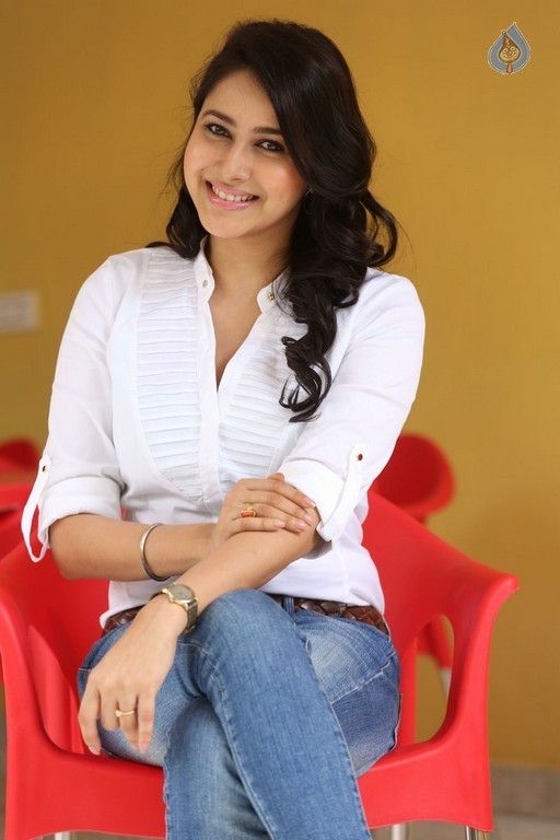 Panchi Bora New Gallery - 45 / 50 photos