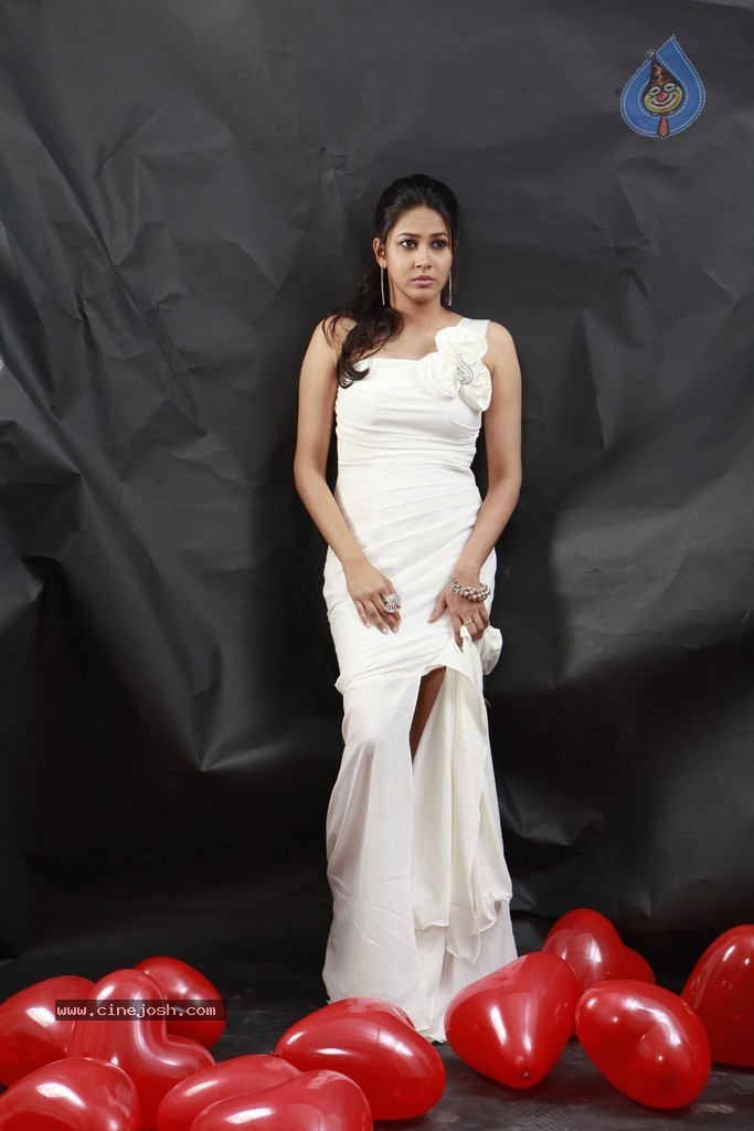 Panchi Bora Stills - 33 / 66 photos