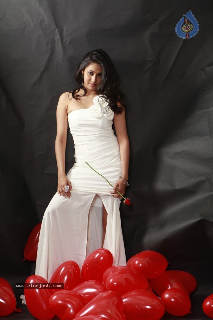 Panchi Bora Stills - 42 / 66 photos