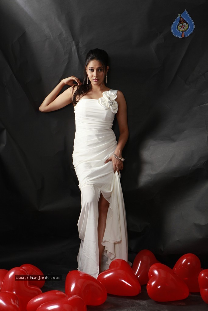 Panchi Bora Stills - 49 / 66 photos