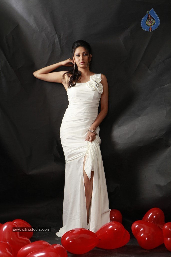 Panchi Bora Stills - 52 / 66 photos