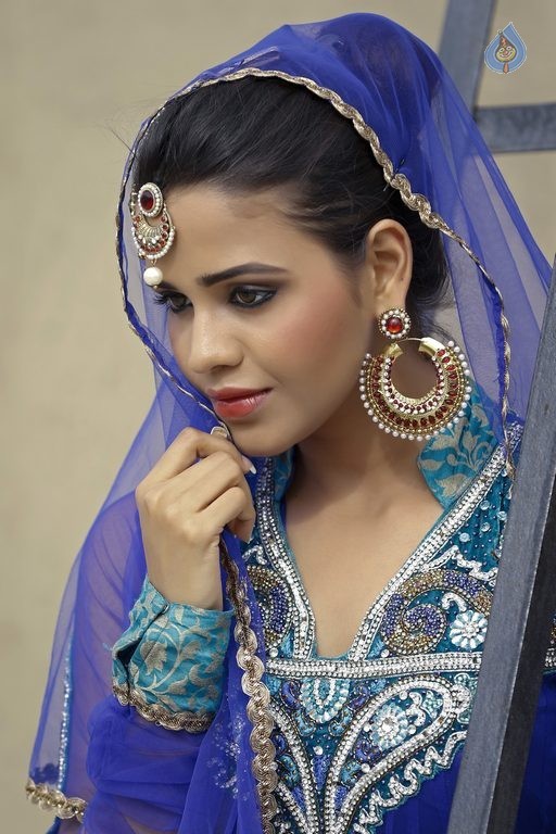 Parina Mirza Latest Photos - 8 / 20 photos