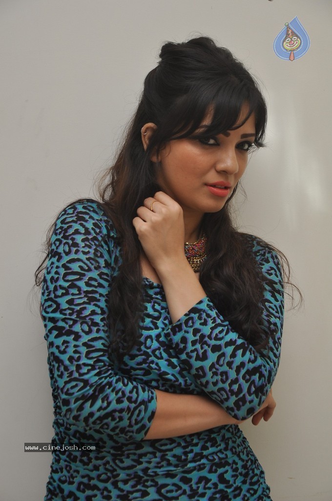 Parinidhi New Photos - 7 / 107 photos