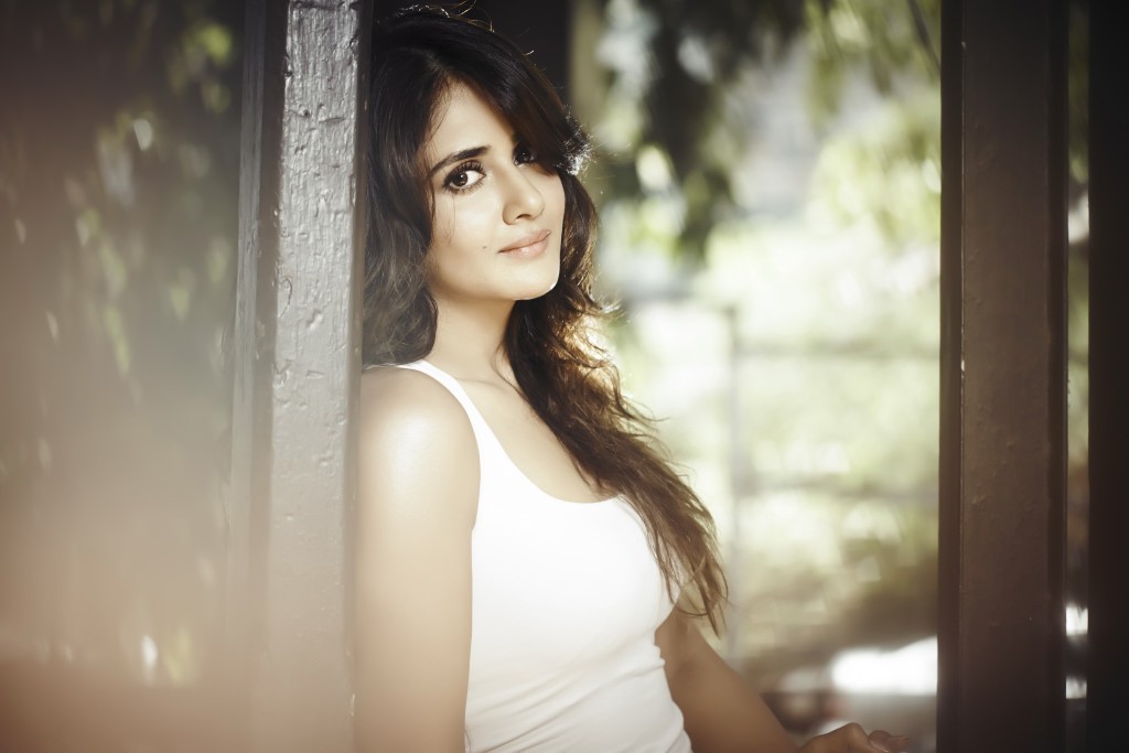 Parul Yadav Hot Photos - 6 / 26 photos