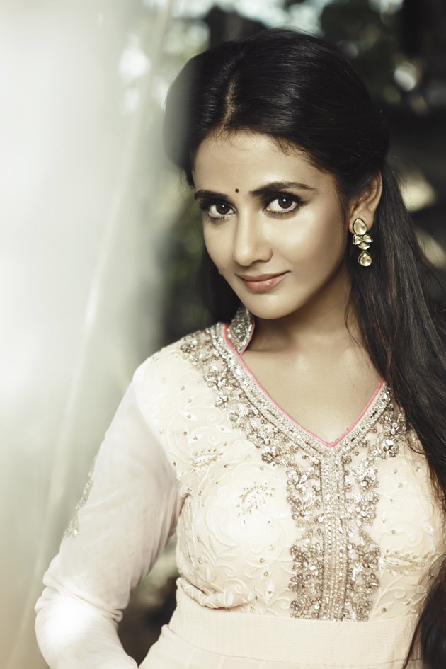 Parul Yadav Hot Photos - 11 / 26 photos