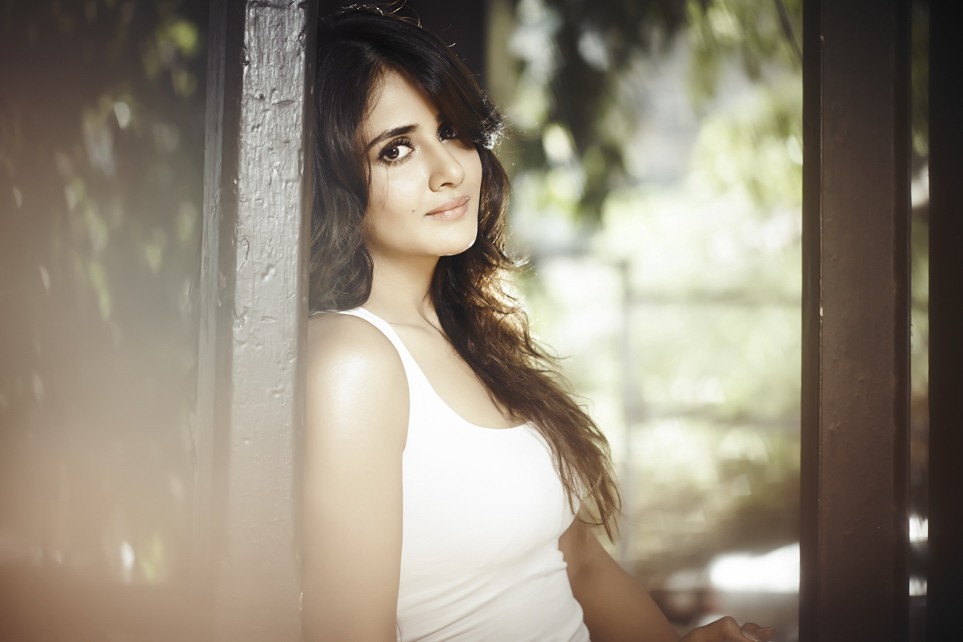 Parul Yadav Hot Photos - 19 / 26 photos