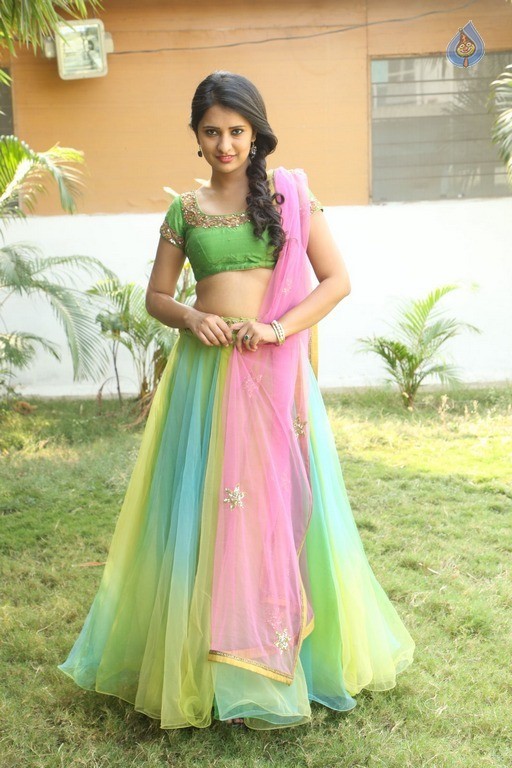 Nikitha Bisht New Photos - 7 / 72 photos