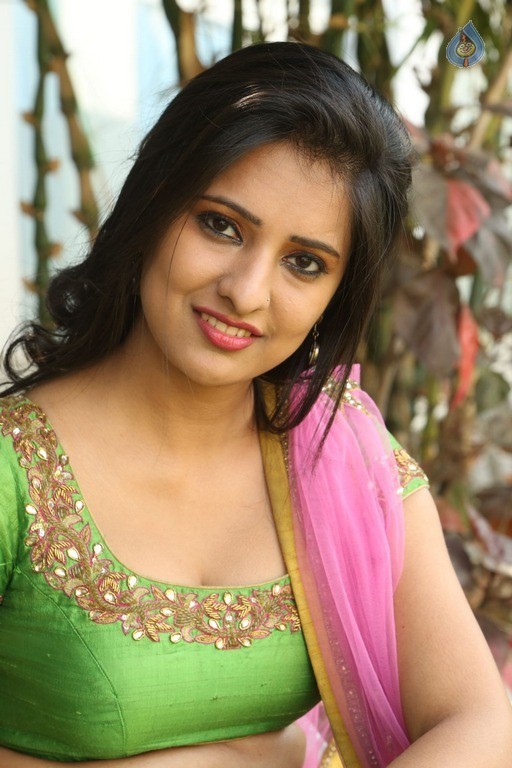 Nikitha Bisht New Photos - 34 / 72 photos