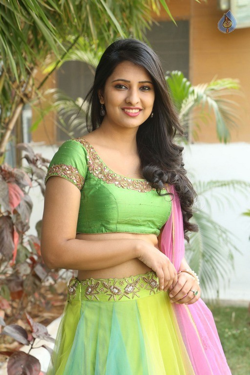 Nikitha Bisht New Photos - 42 / 72 photos