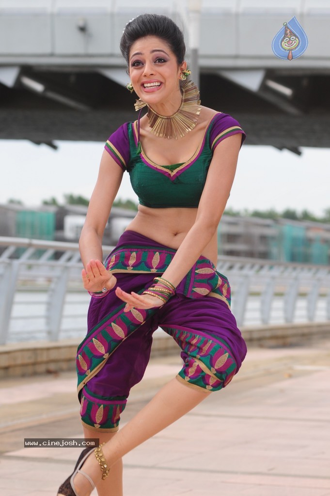 Parvathi Melton Cute Photos - 23 / 60 photos