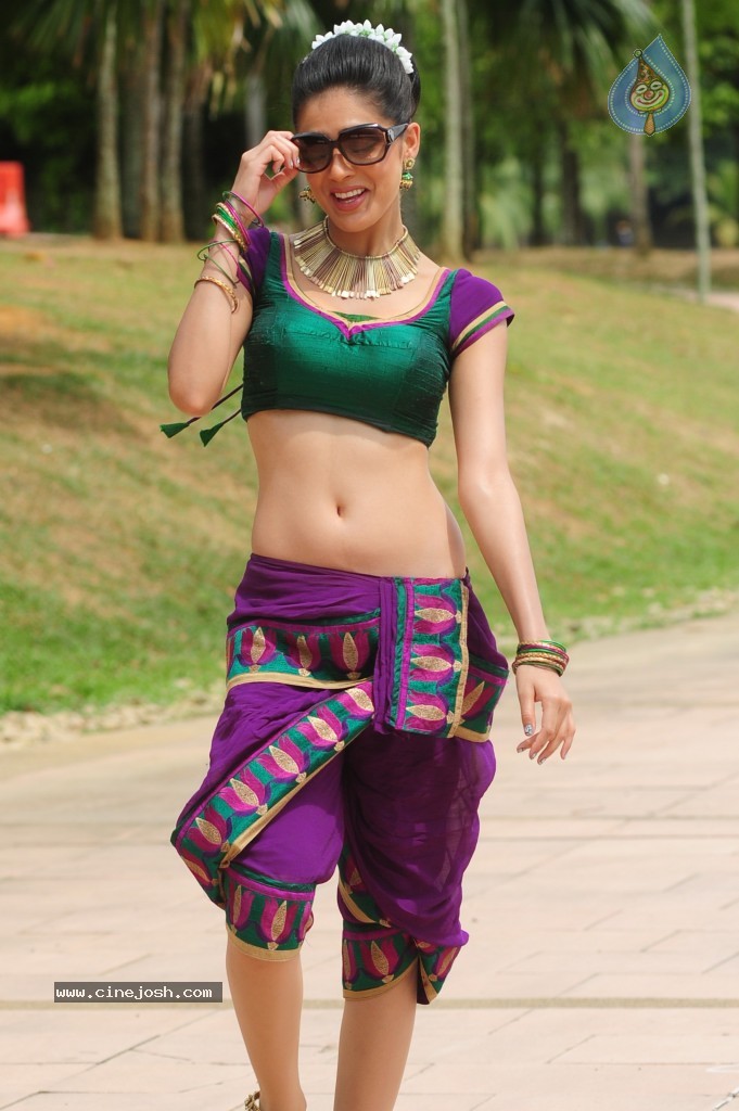 Parvathi Melton Cute Photos - 24 / 60 photos