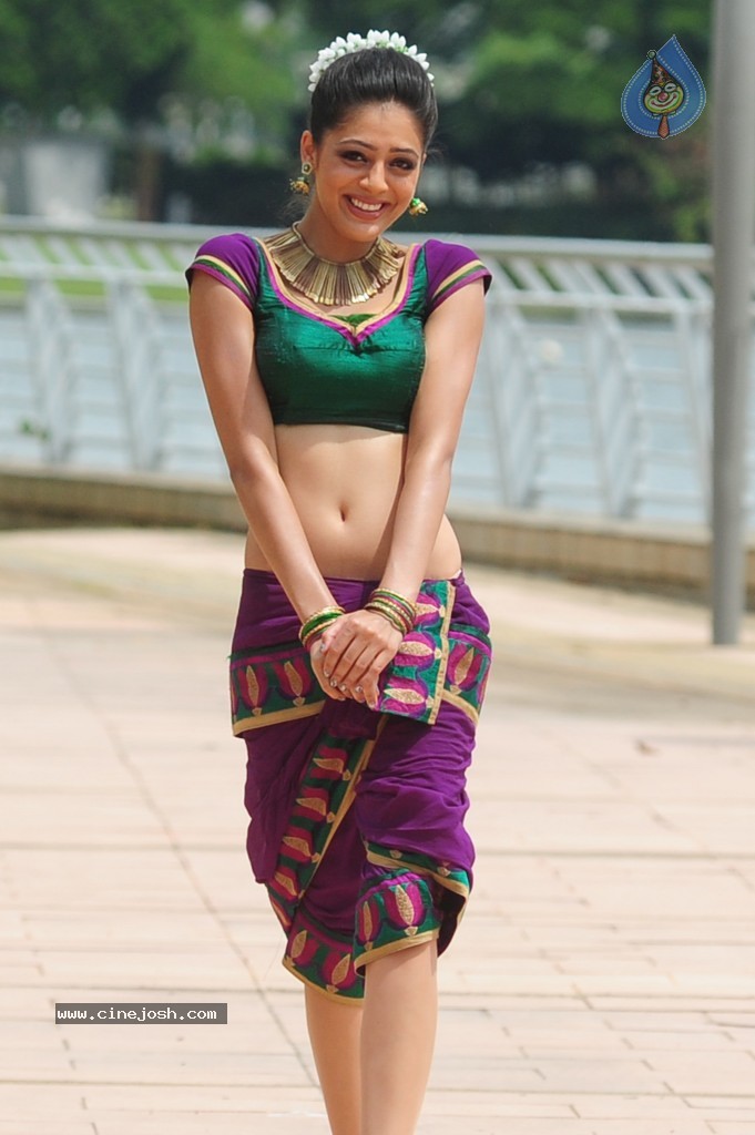 Parvathi Melton Cute Photos - 25 / 60 photos