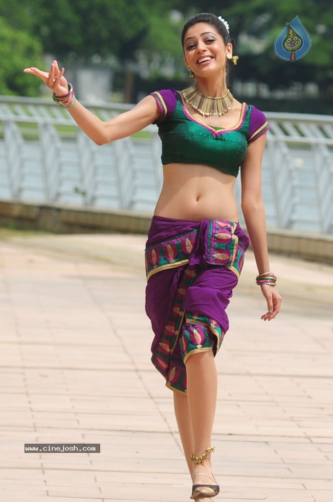 Parvathi Melton Cute Photos - 34 / 60 photos