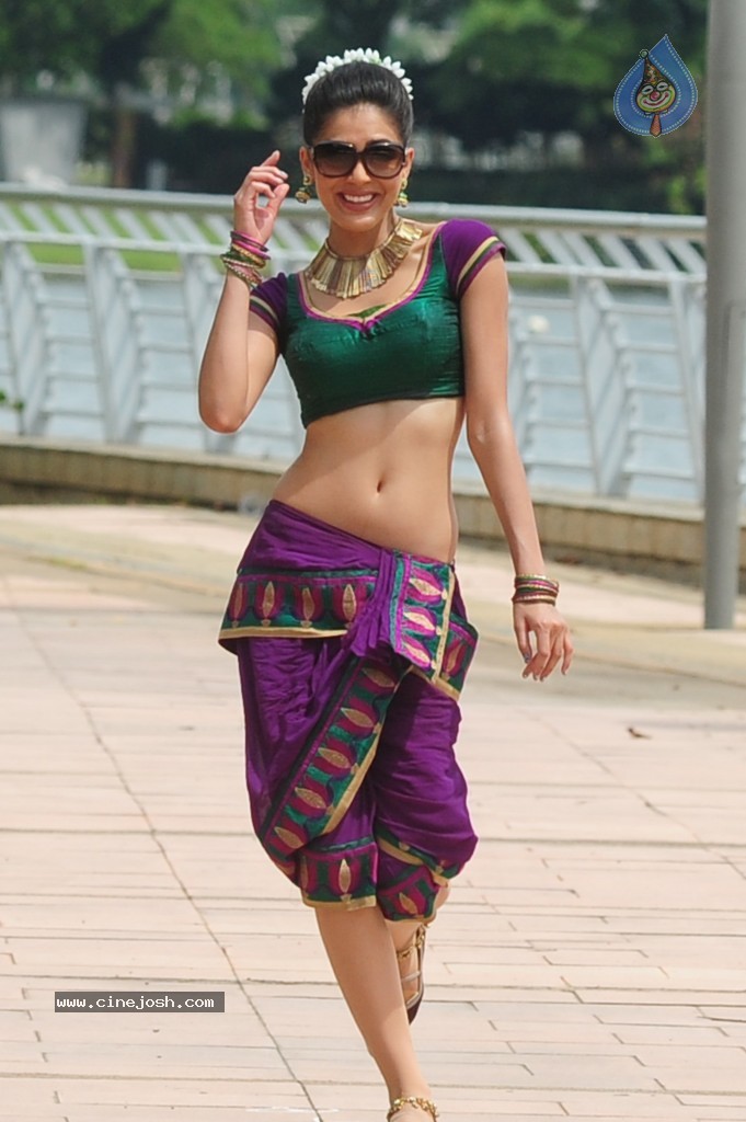 Parvathi Melton Cute Photos - 38 / 60 photos