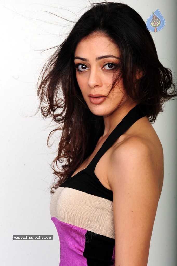 Parvathi Melton New Hot Stills - 29 / 114 photos
