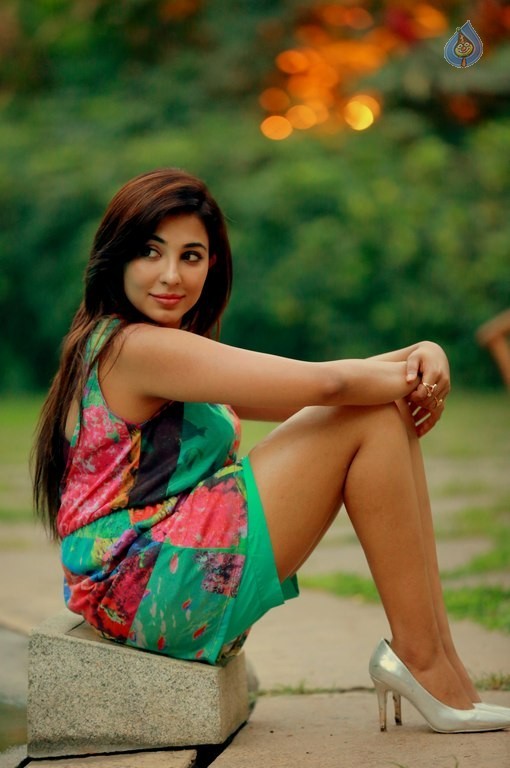 Parvathy Nair Latest Photos - 1 / 7 photos