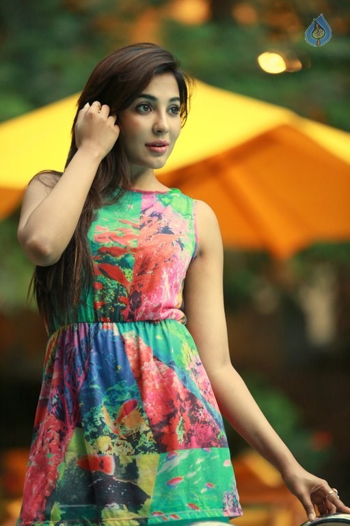 Parvathy Nair Latest Photos - 4 / 7 photos