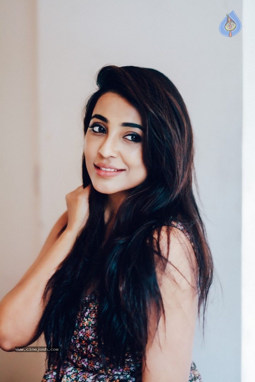 Parvathy Nair Latest Photos - 4 / 21 photos