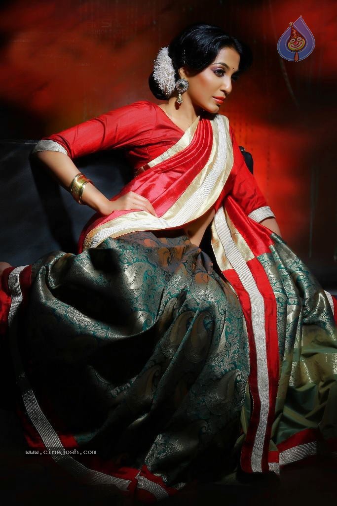 Parvathy Nair New Portfolio - 18 / 19 photos