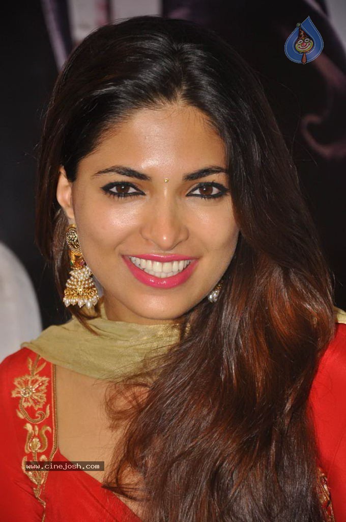 Parvathy New Stills - 66 / 88 photos