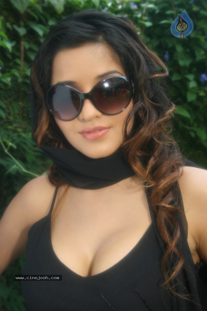 Parveen Begum Hot Stills - 29 / 61 photos