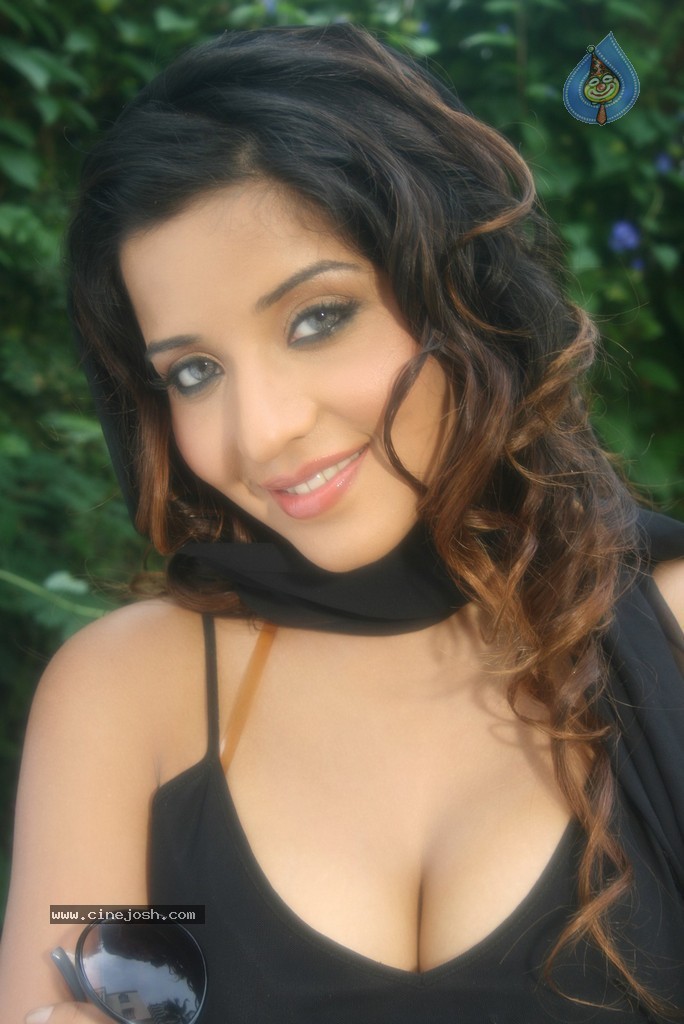 Parveen Begum Hot Stills - 39 / 61 photos