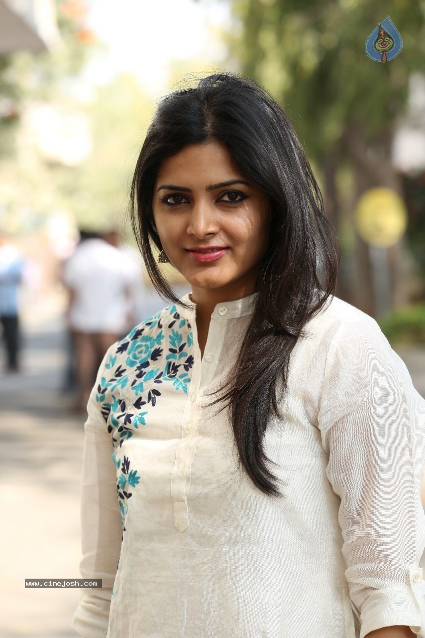 Pavani Gangireddy New Photos - 25 / 60 photos