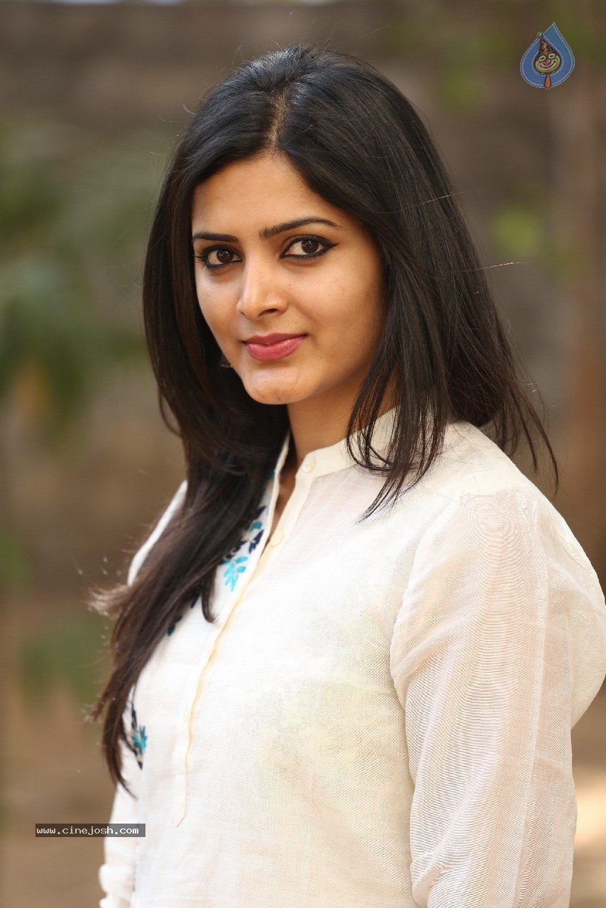 Pavani Gangireddy New Photos - 27 / 60 photos