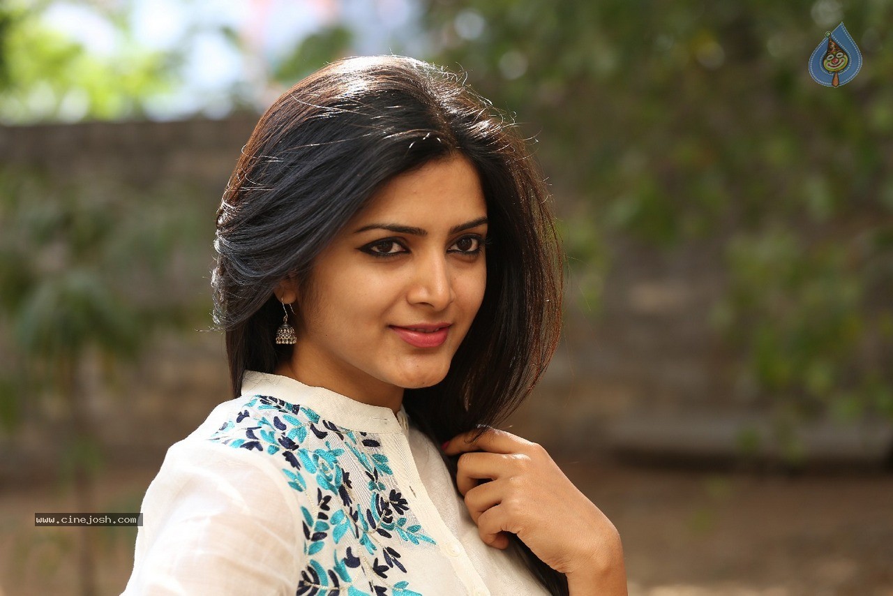 Pavani Gangireddy New Photos - 28 / 60 photos