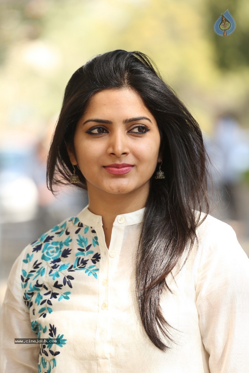 Pavani Gangireddy New Photos - 30 / 60 photos