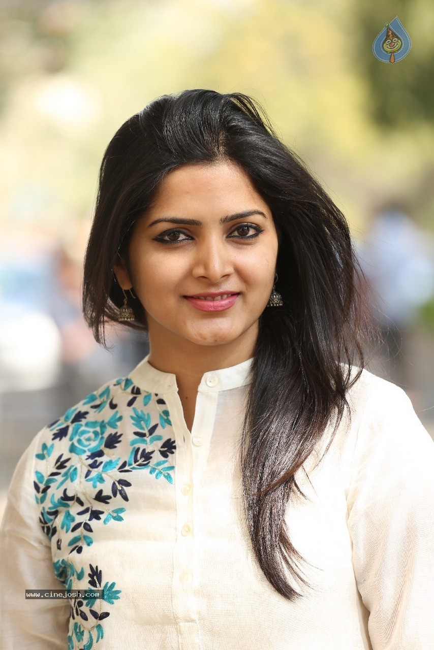 Pavani Gangireddy New Photos - 37 / 60 photos