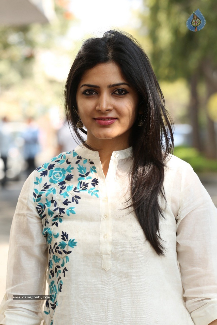 Pavani Gangireddy New Photos - 46 / 60 photos