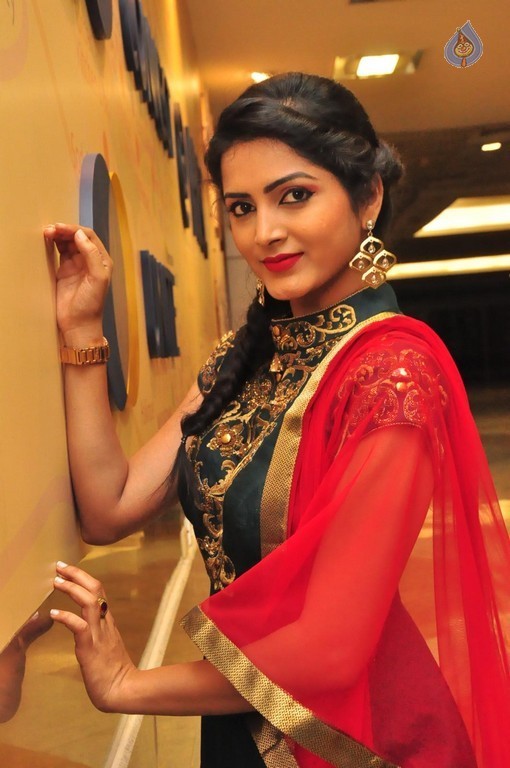 Pavani Gangireddy New Photos - 12 / 42 photos