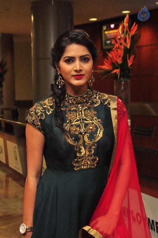 Pavani Gangireddy New Photos - 22 / 42 photos