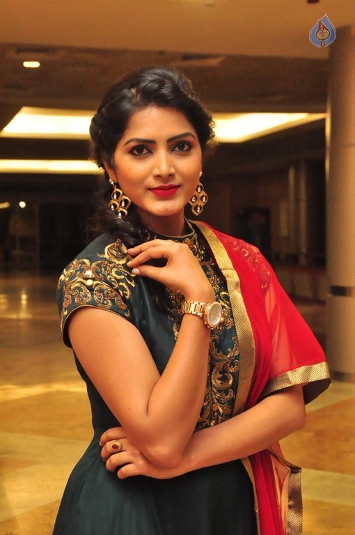 Pavani Gangireddy New Photos - 26 / 42 photos