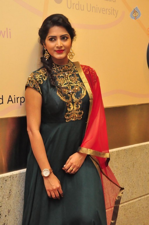 Pavani Gangireddy New Photos - 27 / 42 photos