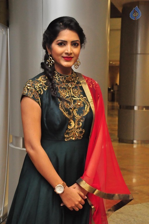 Pavani Gangireddy New Photos - 30 / 42 photos