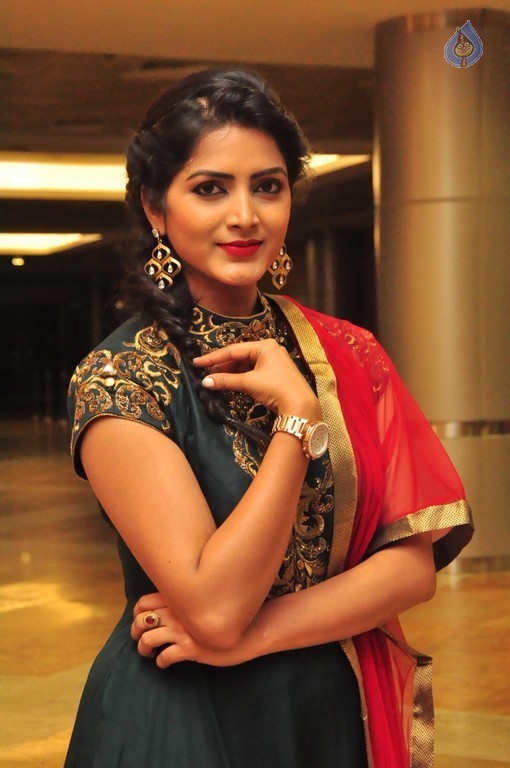 Pavani Gangireddy New Photos - 31 / 42 photos