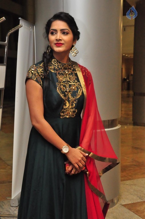 Pavani Gangireddy New Photos - 32 / 42 photos