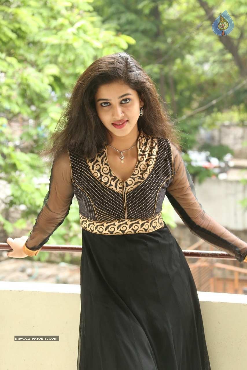 Pavani Latest Gallery - 14 / 64 photos