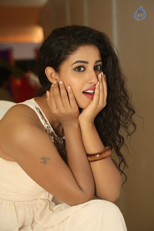 Pavani Latest Pics - 25 / 42 photos
