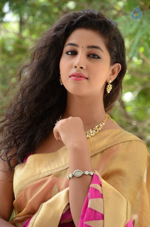 Pavani Latest Pics - 19 / 42 photos