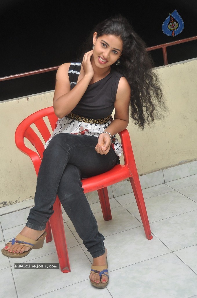 Pavani Latest Stills - 58 / 98 photos