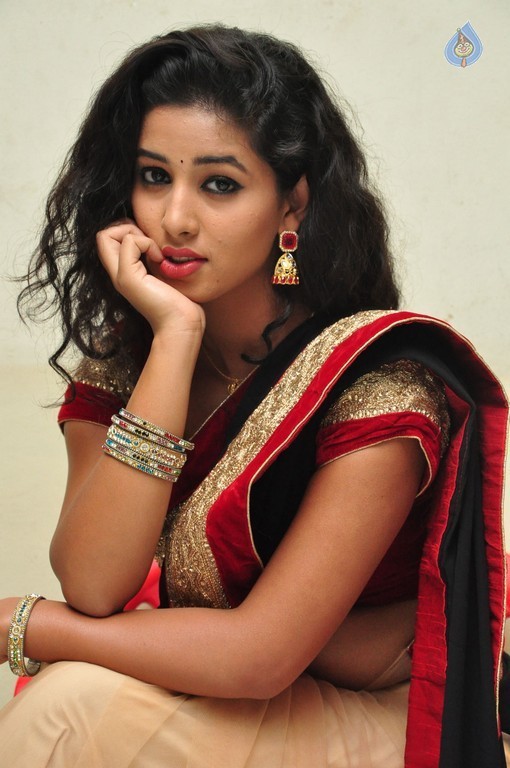 Pavani New Pics - 25 / 40 photos