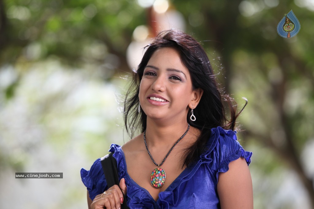Pavani Reddy New Photos - 22 / 33 photos